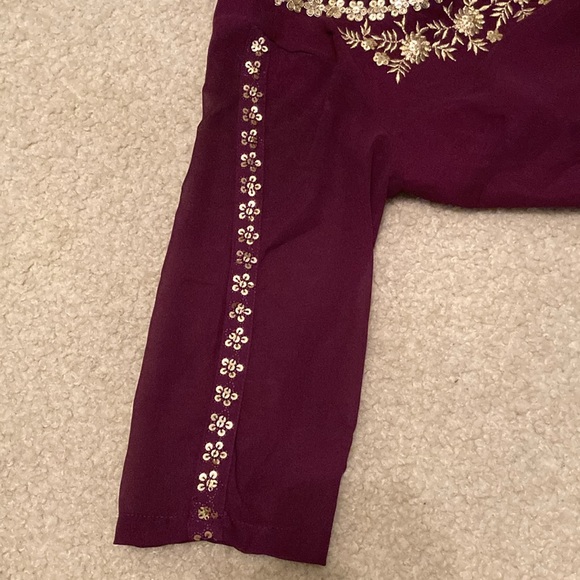 Sangria Foil Ruffled Pre-Stitched Saree WITH Blouse - Picture 5 of 13